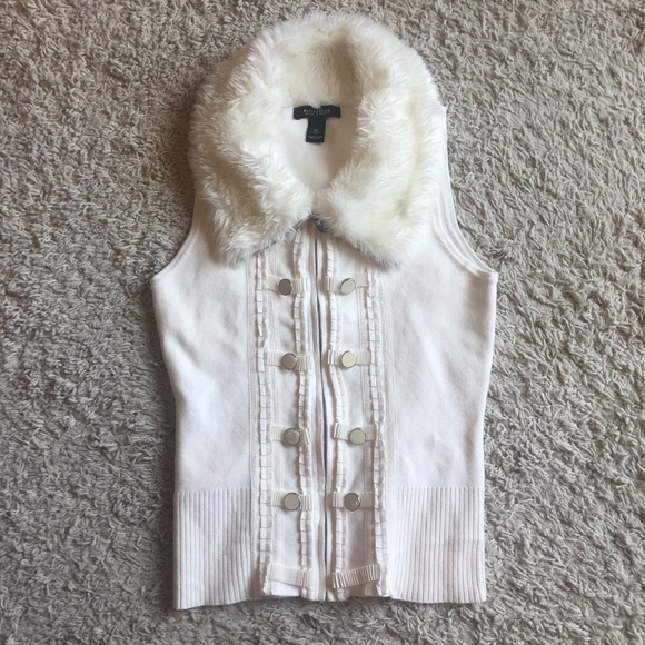 White House Black Market Jackets & Blazers - ⚠️LAST CHANCE ⚠️ White House Black Market Fur Vest